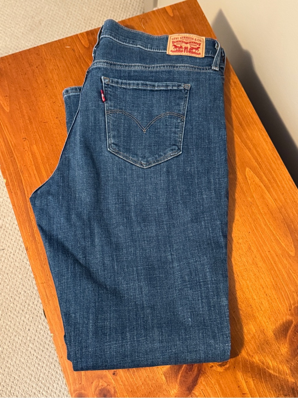 Levi's Women's Skinny shaping Jeans - Size 32